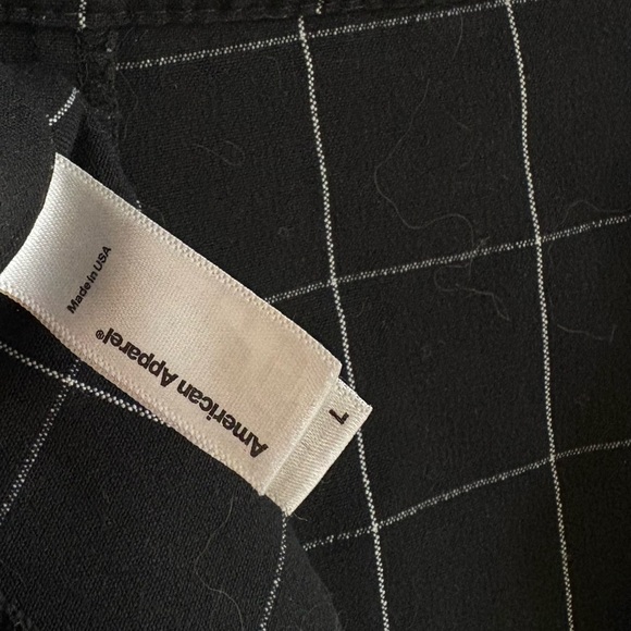 American Apparel Vintage Black Grid Mini Skirt
Size L (fits best as a Small) - Picture 2 of 3